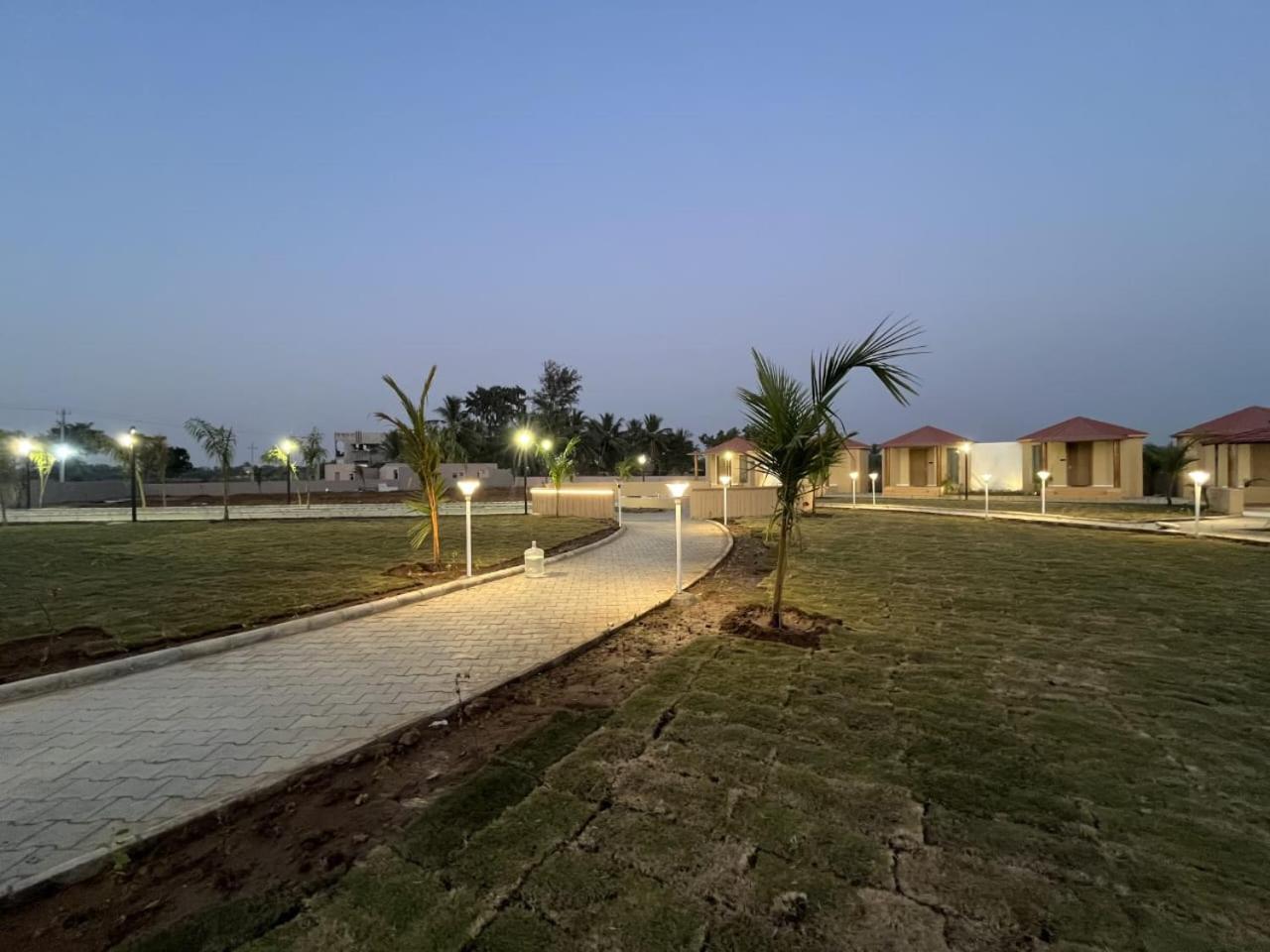 Shree Jalaram Resort Kodāe Exterior foto